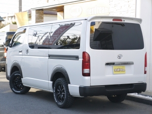 ハイエースバン４WD　ダークプライム