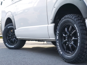 ハイエースバン４WD　ダークプライム