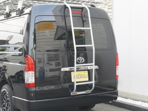 ハイエースワゴン4型新車　10人乗りシーケンシャル６AT