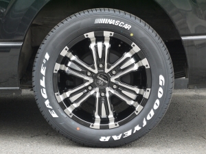ハイエースワゴンベットキット　フロア施工