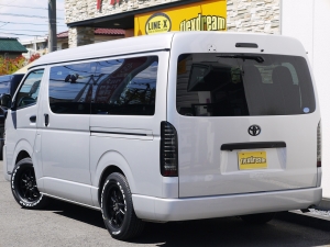ハイエースワゴンＧＬ　４ＷＤ　ブラックアウト