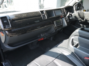 ハイエースワゴンＧＬ　４ＷＤ　ベットキットパッケージ