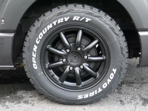 ハイエースバン４WD　ダークプライム