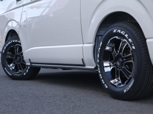 ハイエースワゴン１０人乗り　新車カスタム