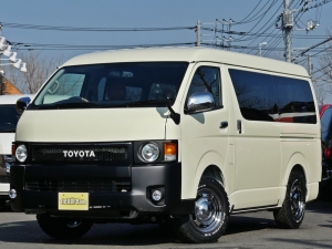 ハイエースワゴン１０人乗り　丸目換装FD-classicカスタム