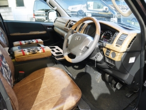 ハイエースバン２ＷＤ　Ｓ－ＧＬ　丸目換装