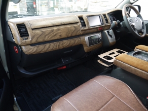 ハイエースバン２ＷＤ　Ｓ－ＧＬ　丸目換装
