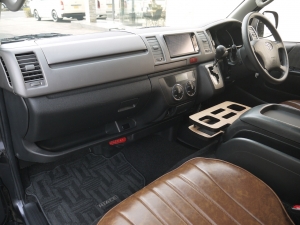 ハイエースバン２ＷＤ　Ｓ－ＧＬ　丸目換装