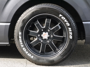 ハイエースバン２ＷＤ　Ｓ－ＧＬ　丸目換装
