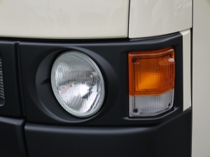 ハイエースバンディーゼル4WD　丸目カスタム　ネオクラシック