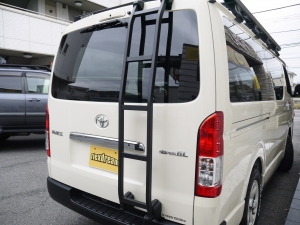 ハイエースバンディーゼル4WD　丸目カスタム　ネオクラシック