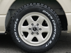 ハイエースバンディーゼル4WD　丸目カスタム　ネオクラシック