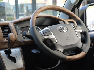 ハイエースバンディーゼル4WD　丸目カスタム　ネオクラシック