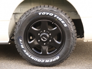 ハイエースバンディーゼル4WD　丸目カスタム　ネオクラシック