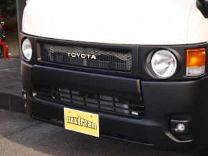 ハイエースバンディーゼル4WD　丸目カスタム　ネオクラシック