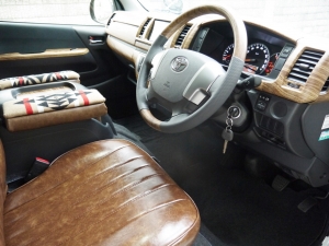 ハイエースバン２ＷＤ　Ｓ－ＧＬ　丸目換装