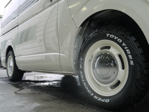 ハイエースバン２ＷＤ　Ｓ－ＧＬ　丸目換装