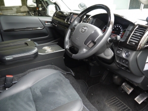 ハイエースバン２ＷＤ　Ｓ－ＧＬ　ダークプライム