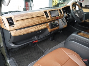 ハイエースバン２ＷＤ　Ｓ－ＧＬ　丸目換装