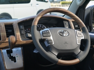 ハイエースバンディーゼル4WD　丸目カスタム　ネオクラシック