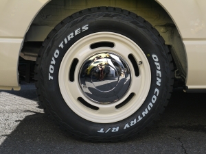 ハイエースバンディーゼル4WD　丸目カスタム　ネオクラシック