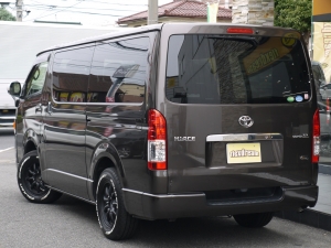 ハイエースバン２ＷＤ　Ｓ－ＧＬ　丸目換装