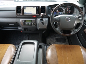 ハイエースバン２ＷＤ　Ｓ－ＧＬ　丸目換装