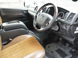 ハイエースバン２ＷＤ　Ｓ－ＧＬ　丸目換装