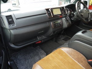 ハイエースバン２ＷＤ　Ｓ－ＧＬ　丸目換装