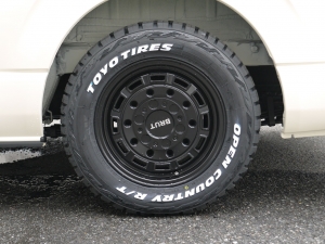 ハイエースバンディーゼル4WD　丸目カスタム　ネオクラシック