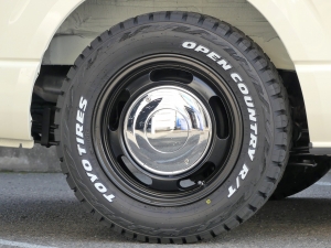 ハイエースバンディーゼル4WD　丸目カスタム　ネオクラシック
