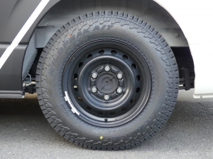 ハイエースバン新車アウトレットDX　4WD　ディーゼル　