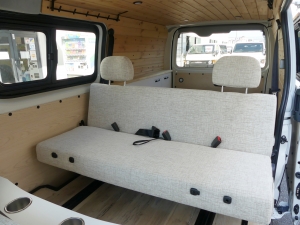 ハイエースバン新車アウトレットDX　4WD　ディーゼル　