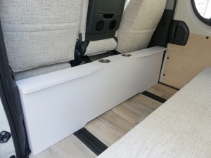 ハイエースバン新車アウトレットDX　4WD　ディーゼル　