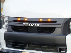ハイエースバン４ＷＤ　ダークプライム