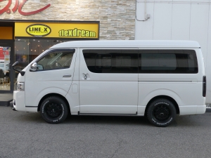 ハイエースバン４ＷＤ　ダークプライム