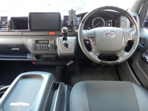ハイエースバン４ＷＤ　ダークプライムⅡ　ベッドキット
