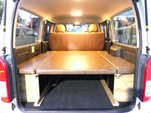 ハイエースバン２WD　S-GL　ベッドキット