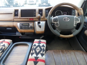 ハイエースバン２WD　S-GL　ベッドキット
