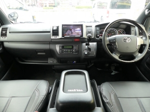 ハイエースバン4WD　ディーゼルターボ　ベッドキット