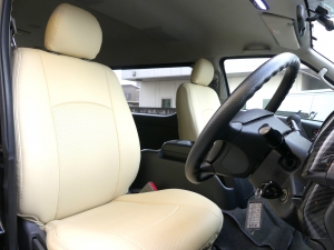 ハイエースワゴン10人乗りワゴン　丸目換装