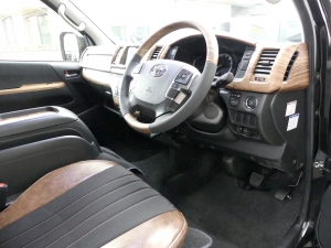 ハイエースバン４ＷＤ S-GL『FD-classic丸目換装』