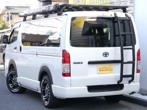 ハイエースバン４WD　ディーゼル　ベッドキット