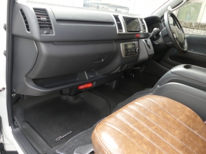 ハイエースバン4WD　ディーゼルターボ　FD-BOX V09-N