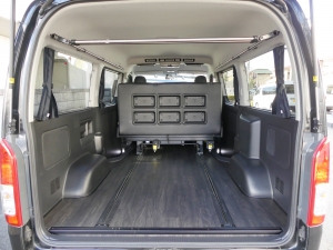 ハイエースバン４ＷＤ　S-GL　8人乗り　