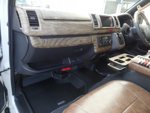 ハイエースバンディーゼル4WD　ベッドキット　ライノラック