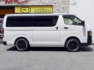 ハイエースバン4WD S-GL『FD-classic丸目換装』