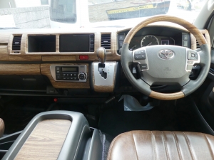 ハイエースバン４ＷＤ S-GL『FD-classic丸目換装』