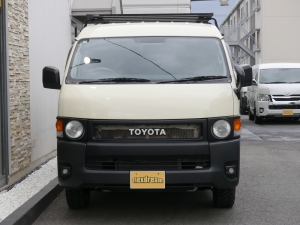 ハイエースバン４ＷＤ S-GL『FD-classic丸目換装』