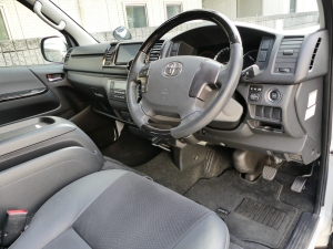 ハイエースバン４ＷＤ　S-GL　ダークプライム　ディーゼル